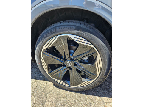 thumb-undefined