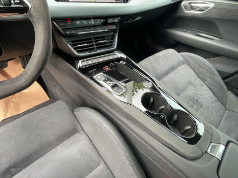 Audi - e-tron GT quattro