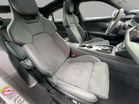 Audi - e-tron GT quattro