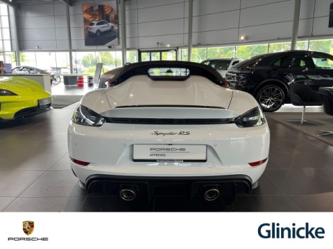 Porsche - 718 Spyder