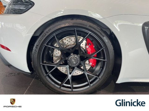 Porsche - 718 Spyder