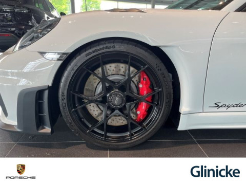 Porsche - 718 Spyder