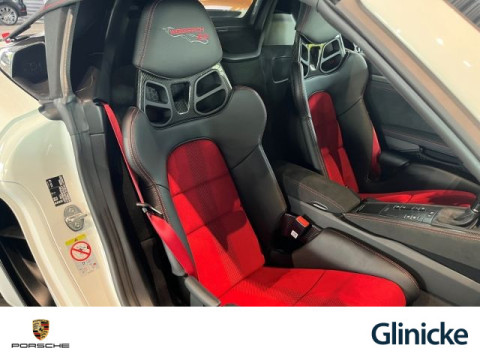 Porsche - 718 Spyder