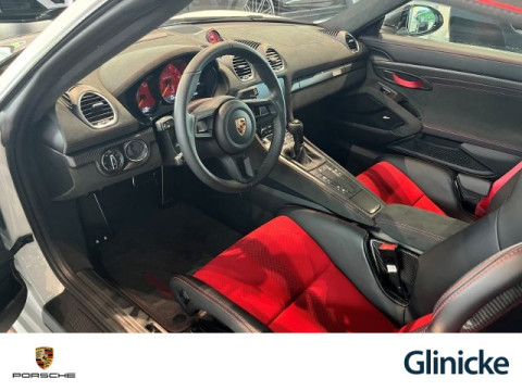 Porsche - 718 Spyder