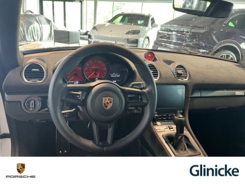 Porsche - 718 Spyder