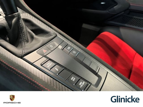 Porsche - 718 Spyder