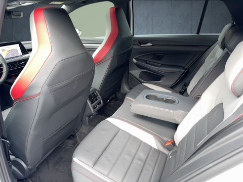 Volkswagen - Golf GTI