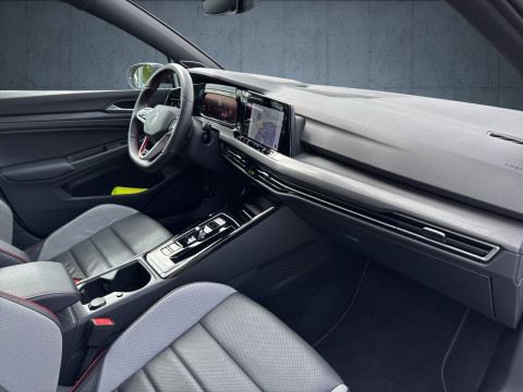 Volkswagen - Golf GTI