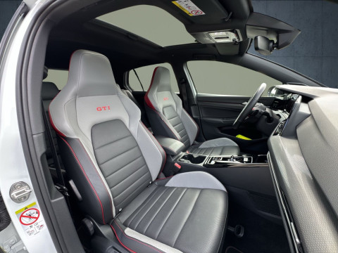 Volkswagen - Golf GTI