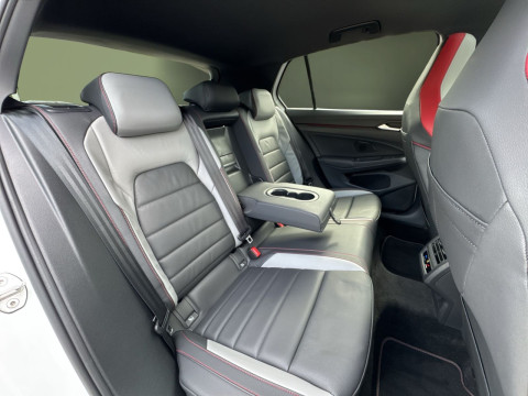 Volkswagen - Golf GTI