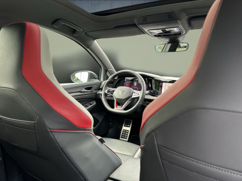 Volkswagen - Golf GTI