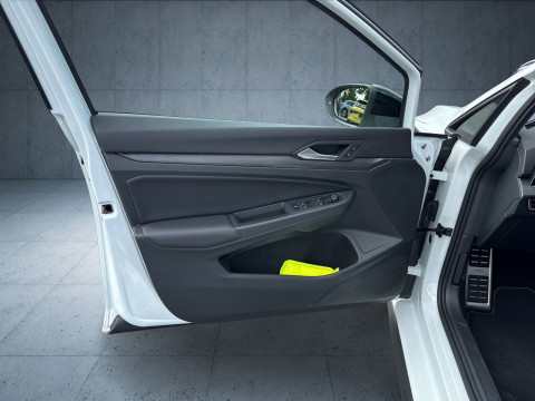 Volkswagen - Golf GTI