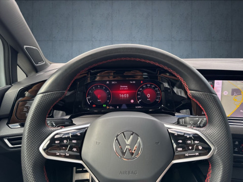 Volkswagen - Golf GTI