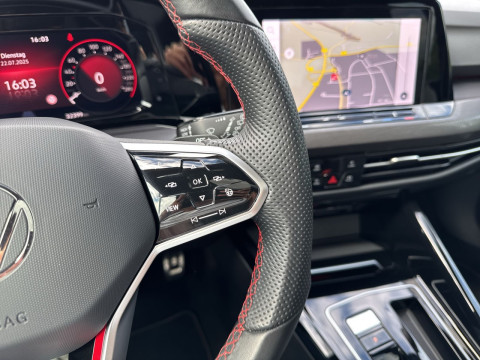 Volkswagen - Golf GTI