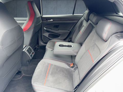 Volkswagen - Golf GTI