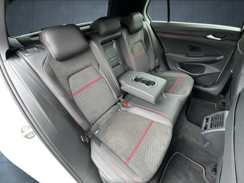 Volkswagen - Golf GTI