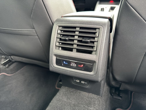 Volkswagen - Golf GTI