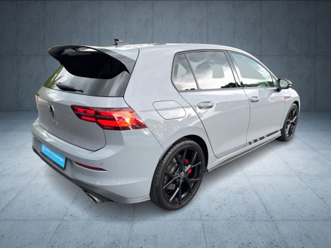 Volkswagen - Golf GTI