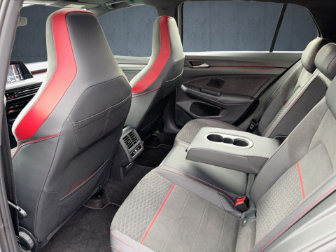 Volkswagen - Golf GTI