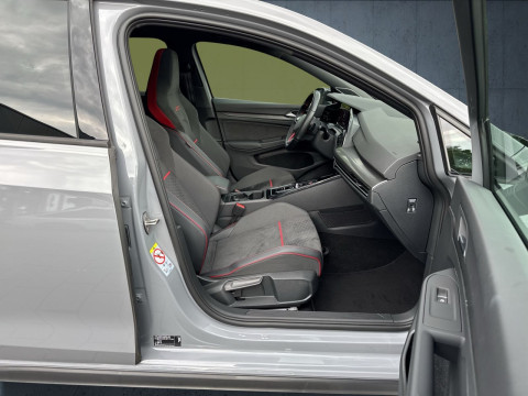 Volkswagen - Golf GTI