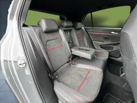 Volkswagen - Golf GTI