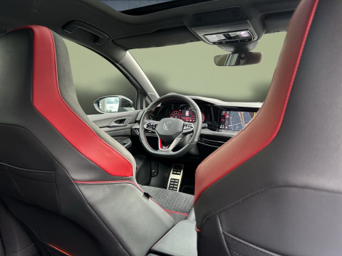 Volkswagen - Golf GTI