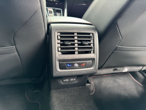 Volkswagen - Golf GTI