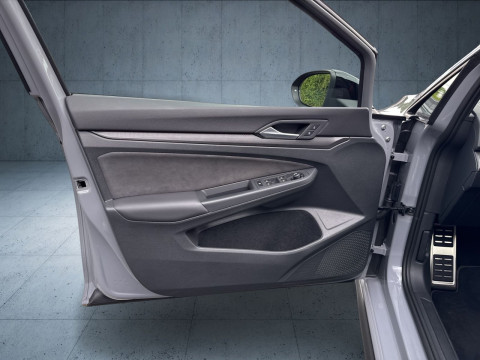 Volkswagen - Golf GTI