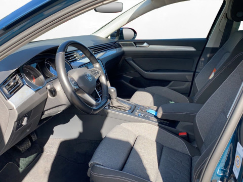 Volkswagen - Passat Variant