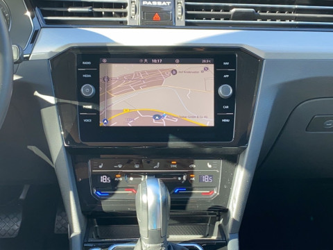 Volkswagen - Passat Variant