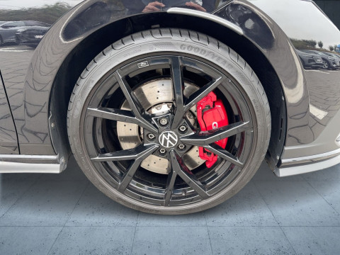 Volkswagen - Golf GTI