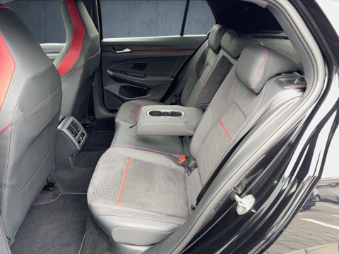 Volkswagen - Golf GTI