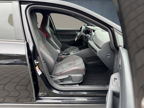 Volkswagen - Golf GTI