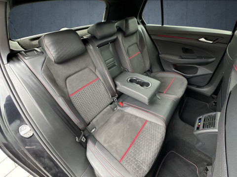 Volkswagen - Golf GTI