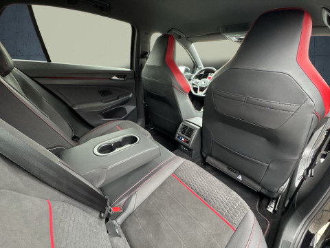 Volkswagen - Golf GTI