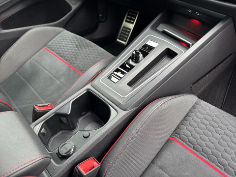 Volkswagen - Golf GTI