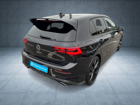 Volkswagen - Golf GTI