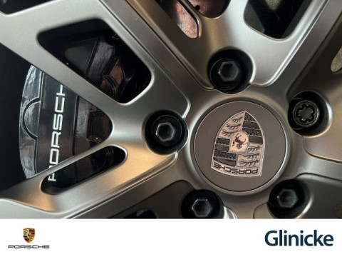Porsche - Taycan