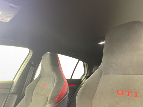 Volkswagen - Golf GTI