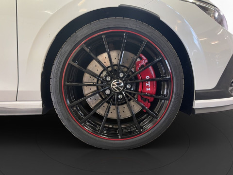 Volkswagen - Golf GTI