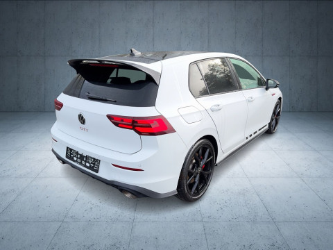 Volkswagen - Golf GTI