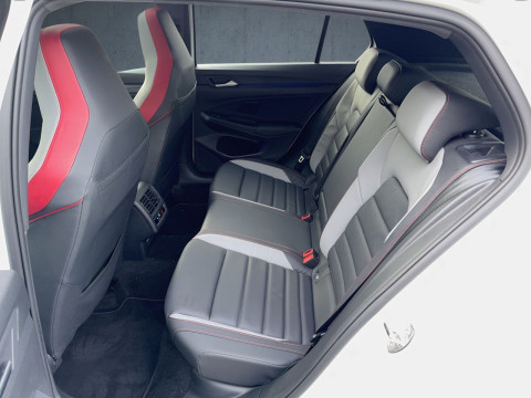 Volkswagen - Golf GTI