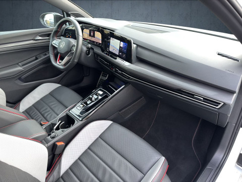 Volkswagen - Golf GTI