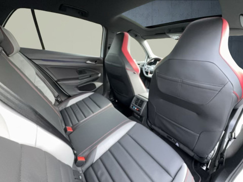 Volkswagen - Golf GTI