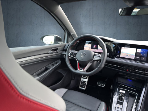 Volkswagen - Golf GTI
