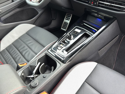 Volkswagen - Golf GTI