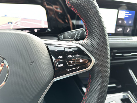 Volkswagen - Golf GTI