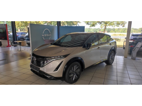 Automodell: Ariya in der Farbe silber