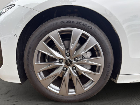 Audi - A6 Avant e-tron