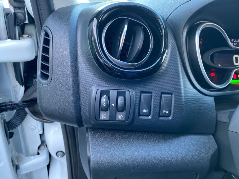 Ansicht 22 - Gebrauchtwagen Fahrzeug, Modell NV300 der Marke Nissan von Verkäufer Mattern GmbH